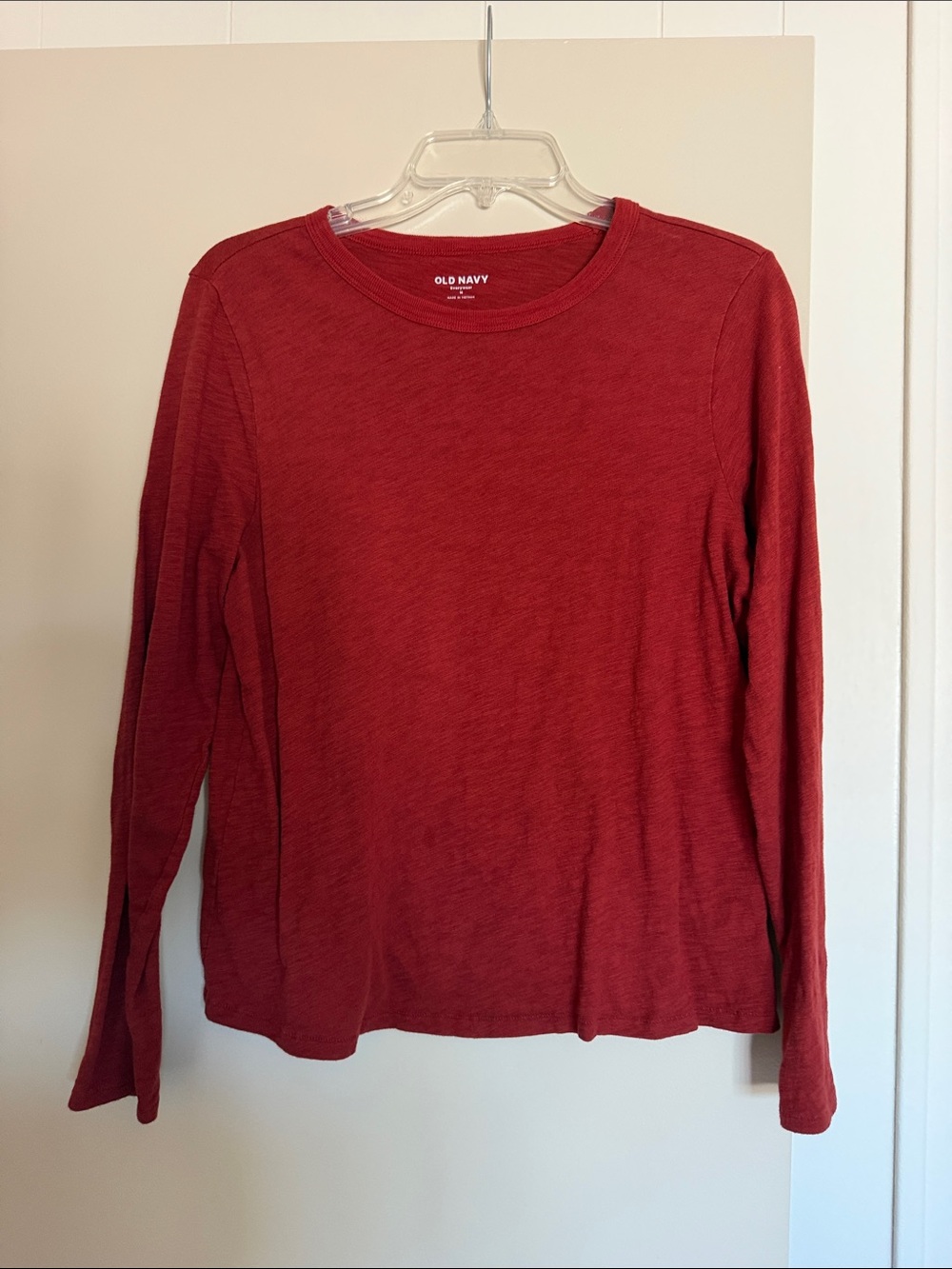 Old Navy Women's Long-Sleeve Crewneck Top - Red. Med   more rust vs true red